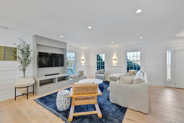 110 Sleepy Hollow LN, Southold, NY 11971