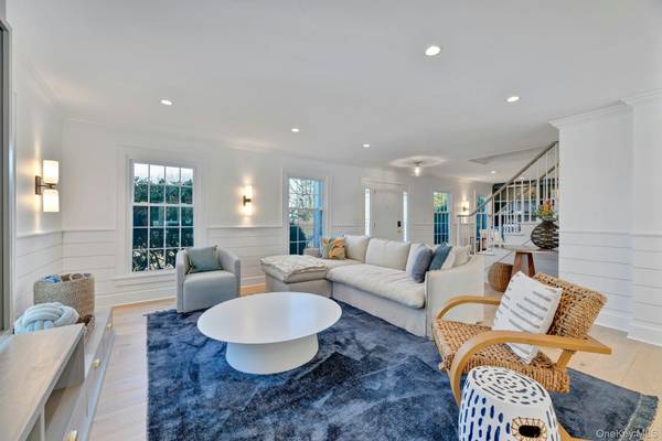 110 Sleepy Hollow LN, Southold, NY 11971