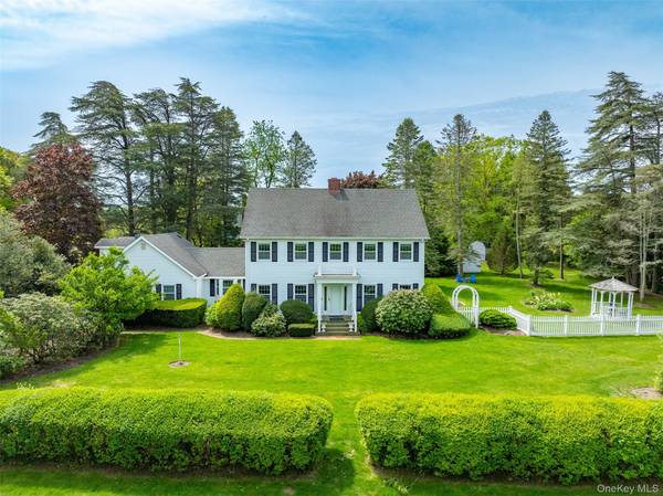 110 Sleepy Hollow LN, Southold, NY 11971
