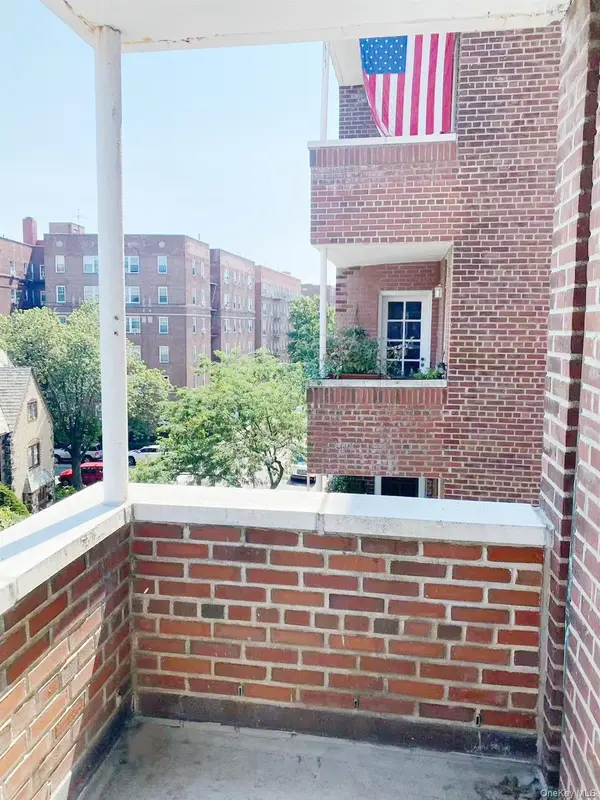 75-40 Austin St #4HR, Forest Hills, NY 11375