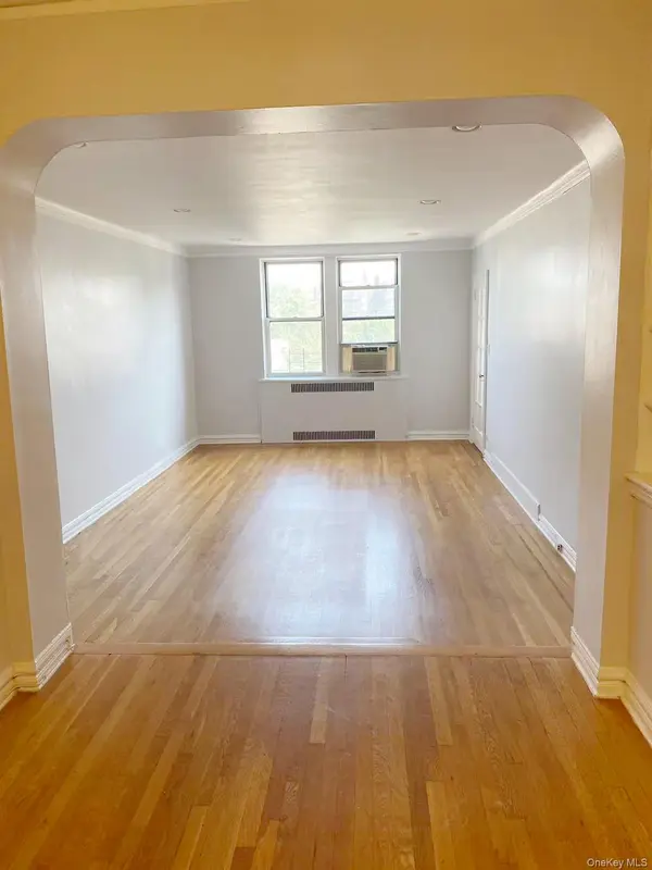 75-40 Austin St #4HR, Forest Hills, NY 11375