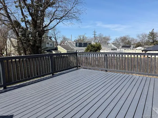 41 Avon RD, Hewlett, NY 11557