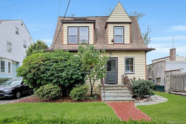 11 Woodland AVE, New Rochelle, NY 10805