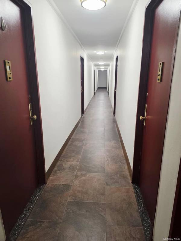 16420 Highland AVE #2V, Jamaica Hills, NY 11432