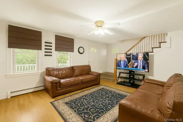 9 Bagley AVE, Albertson, NY 11507