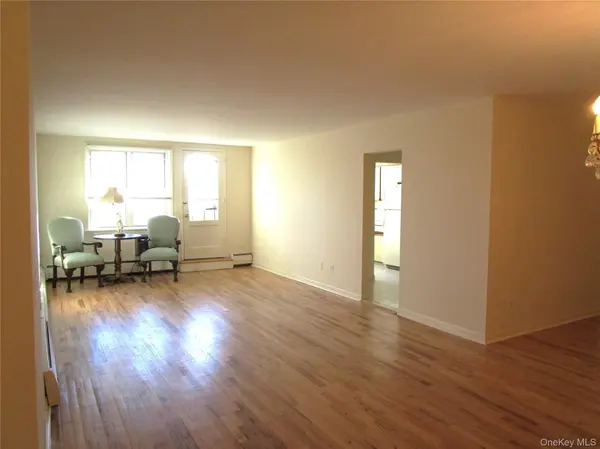 20 Daley PL #128, Lynbrook, NY 11563