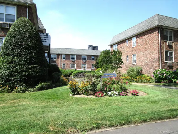 20 Daley PL #128, Lynbrook, NY 11563