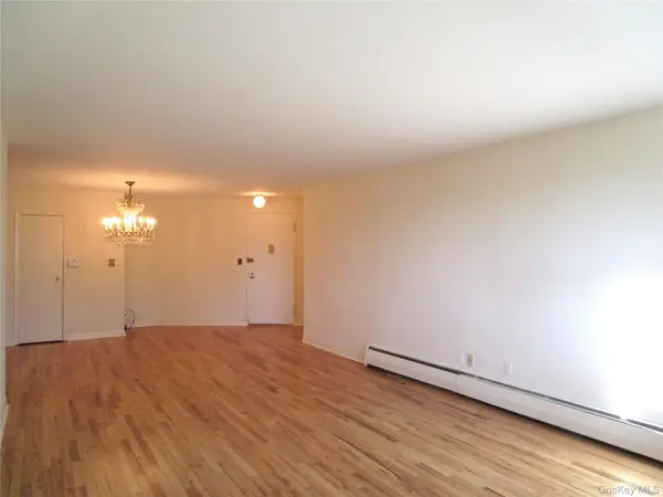 20 Daley PL #128, Lynbrook, NY 11563
