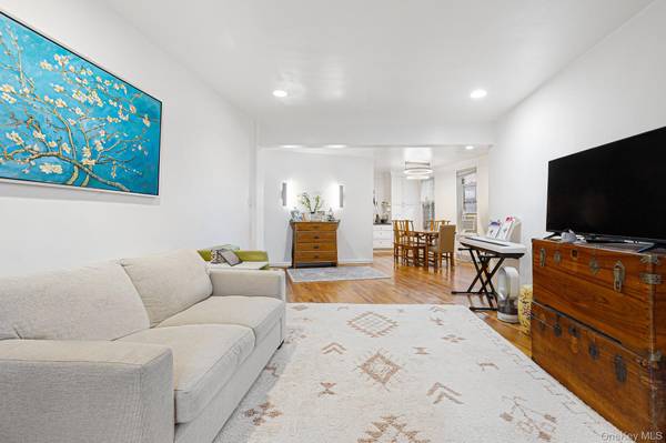 104-20 68th DR #B22, Forest Hills, NY 11375