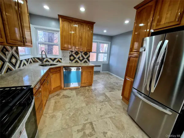 8019 Utopia Pkwy, Jamaica Estates, NY 11432