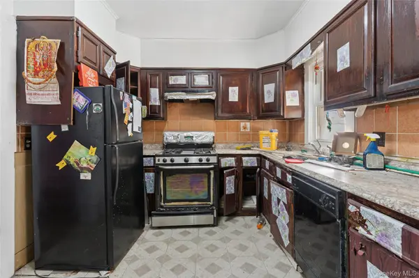 62-82 Booth ST, Rego Park, NY 11374