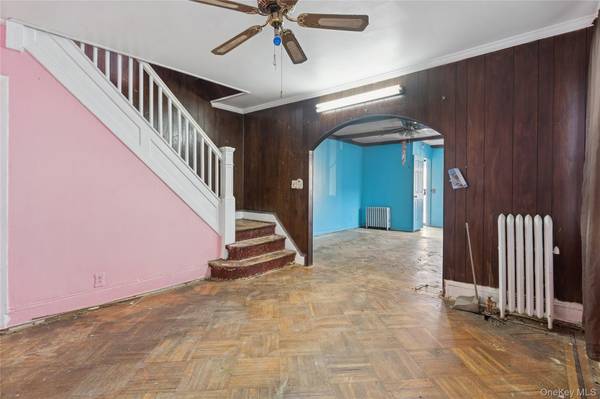 62-82 Booth ST, Rego Park, NY 11374