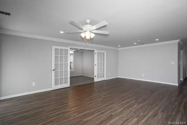 69 Overlook DR #69, Farmingville, NY 11738