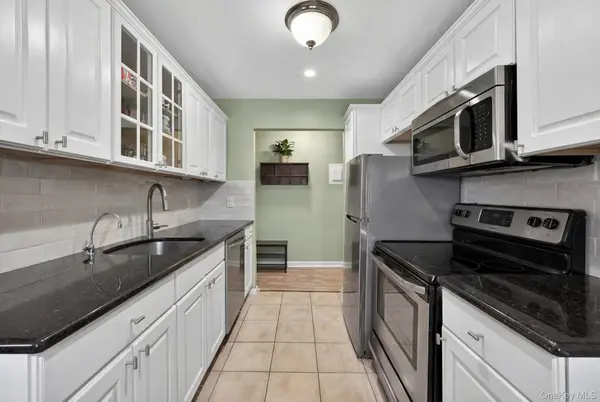 2453 Union Blvd #32A, Islip, NY 11751