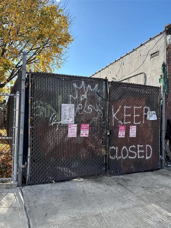 60-91 60th ST, Maspeth, NY 11378