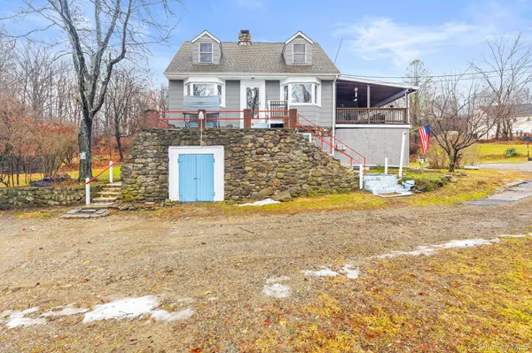 11 Cross Creek RD, Cold Spring, NY 10516