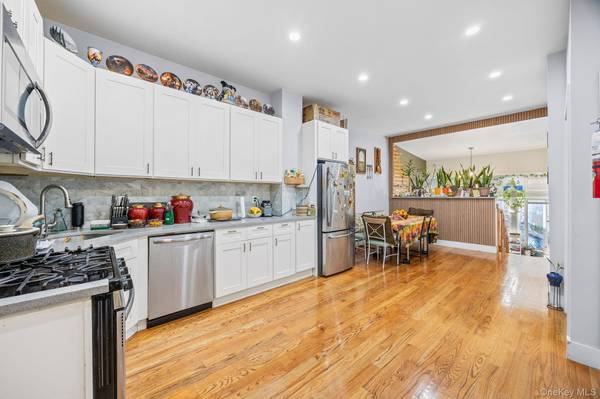 414 Chestnut ST, Brooklyn, NY 11208