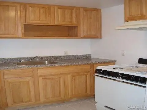 719/21/23 E 212th ST, Bronx, NY 10467
