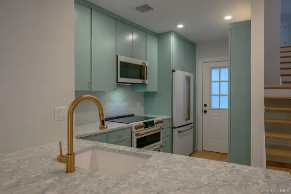 29 Fairway PL #6, Montauk, NY 11954