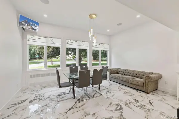 9 Wendover LN, Suffern, NY 10901