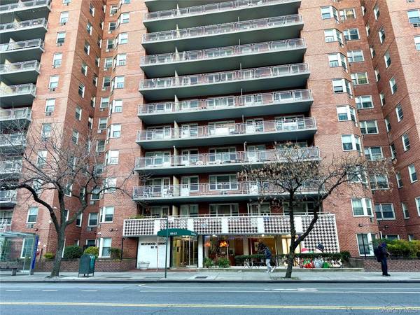 89-15 Parsons BLVD #9C, Jamaica, NY 11432