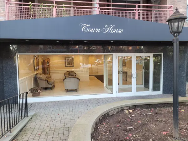 43-25 Douglaston Pkwy #4J, Douglaston, NY 11363
