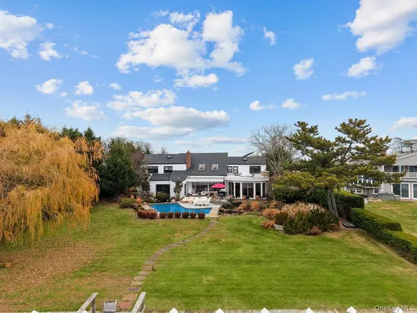 1010 Seawane DR, Hewlett Harbor, NY 11557