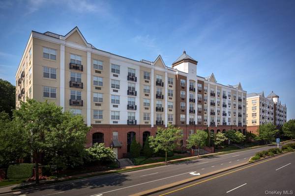 100 Glen ST #N2322, Glen Cove, NY 11542