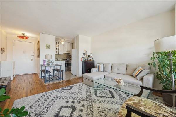 855 E Broadway #4G, Long Beach, NY 11561