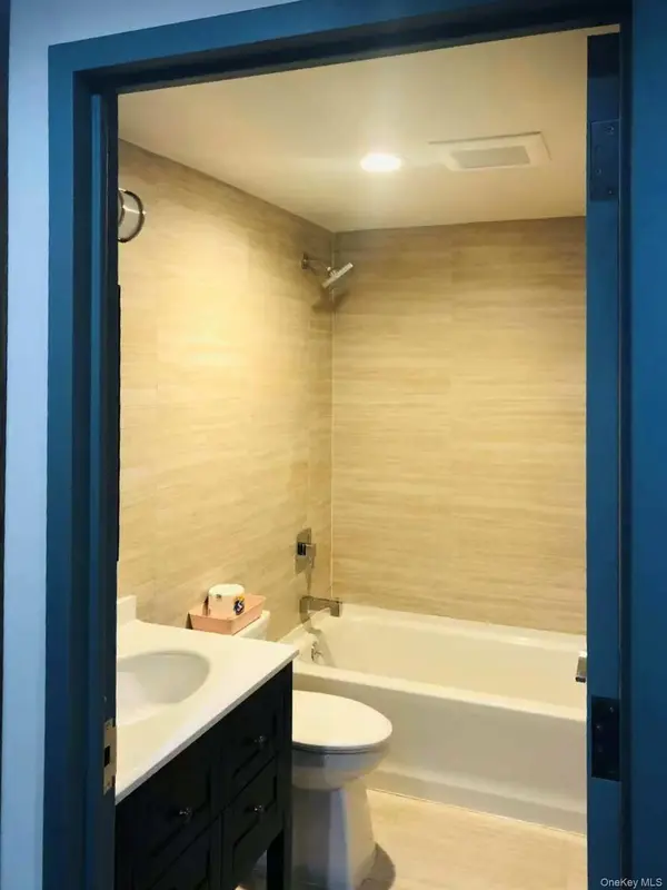 35-08 146th ST #4C, Flushing, NY 11354