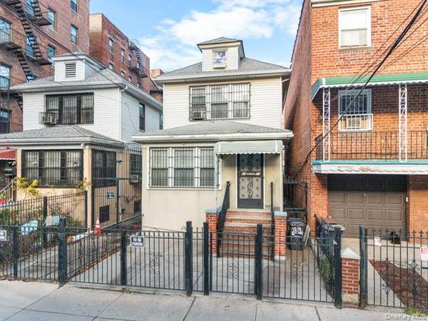 41-71 Gleane ST, Elmhurst, NY 11373