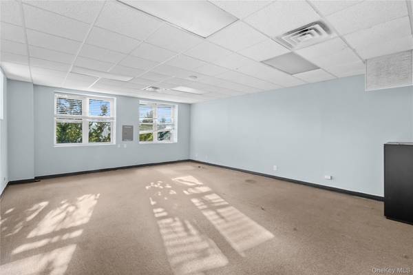 451-457 Sunrise HWY #1, Lynbrook, NY 11563