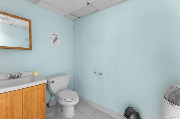 451-457 Sunrise HWY #4, Lynbrook, NY 11563