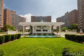 61-15 98th ST #8K, Rego Park, NY 11374