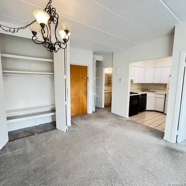 66-07 242nd ST #13E, Douglaston, NY 11362