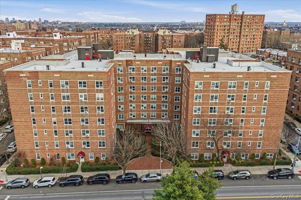 64-11 99 ST #414, Rego Park, NY 11374