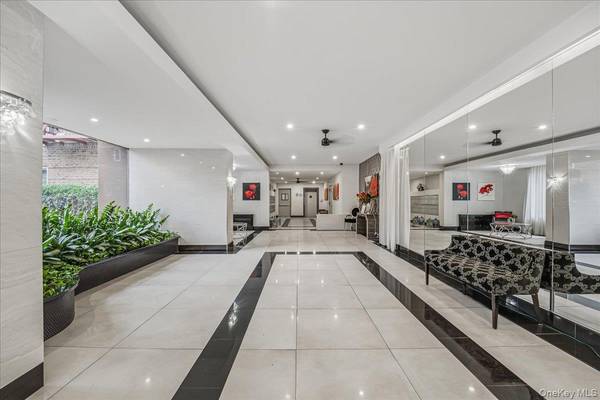 64-11 99 ST #414, Rego Park, NY 11374