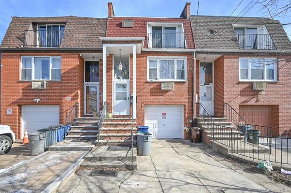 40-29 216th ST, Bayside, NY 11361