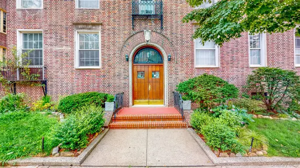 37-28 85th ST #32, Jackson Heights, NY 11372
