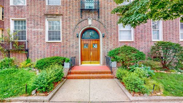 37-28 85th ST #32, Jackson Heights, NY 11372