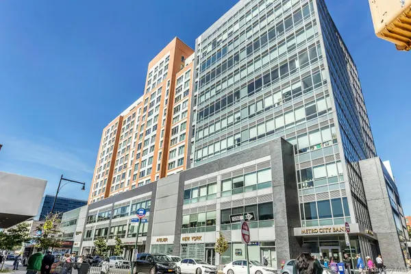 138-35 39th AVE #14M, Flushing, NY 11354
