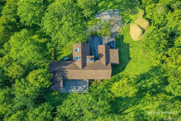 39 Cedar DR, Southampton, NY 11968