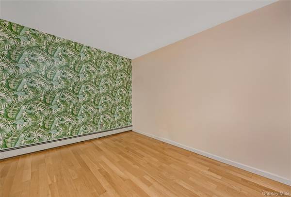 251 W Broadway #306, Long Beach, NY 11561