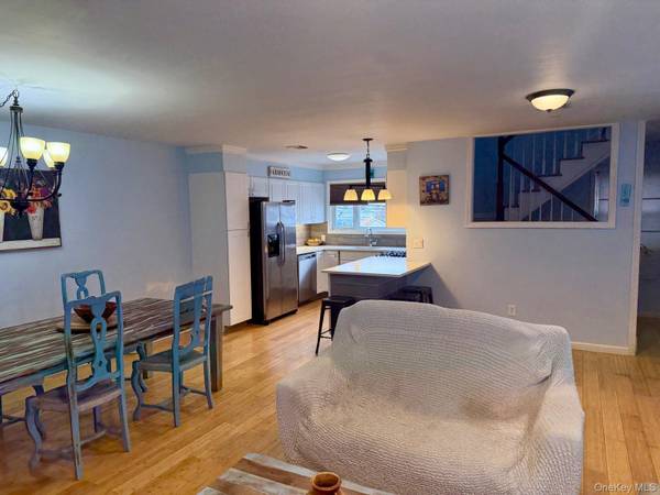 129 Nassau LN, Island Park, NY 11558