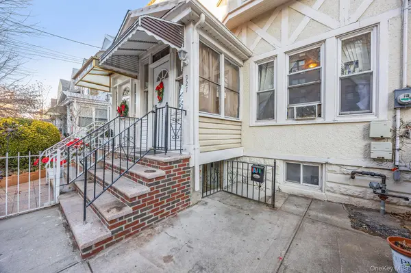 927 E 35th ST, Brooklyn, NY 11210