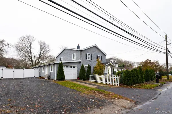 163 Orchard RD, East Patchogue, NY 11772