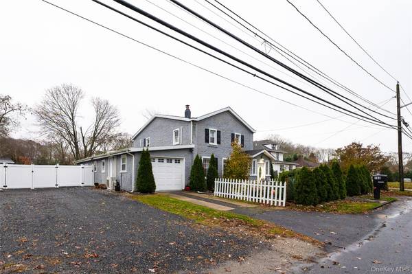 163 Orchard RD, East Patchogue, NY 11772