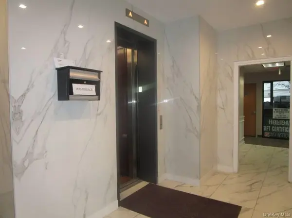 875 Mamaroneck AVE #305, Mamaroneck, NY 10543