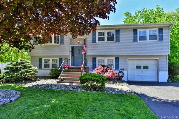 33 Nordica CIR, Stony Point, NY 10980