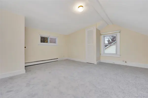 35 Andrew AVE, Islip Terrace, NY 11752